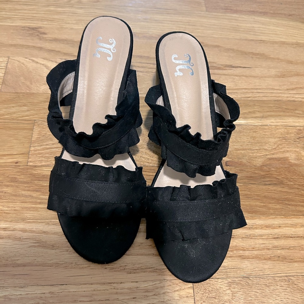 Woman’s mule heels
